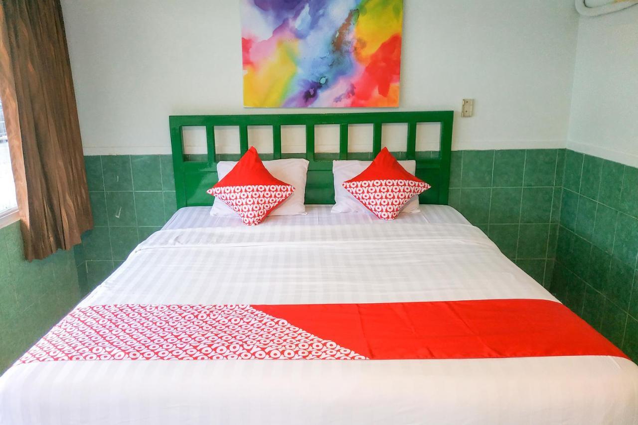 Super Oyo 3098 Hotel Sahabat Baru Singkawang Esterno foto