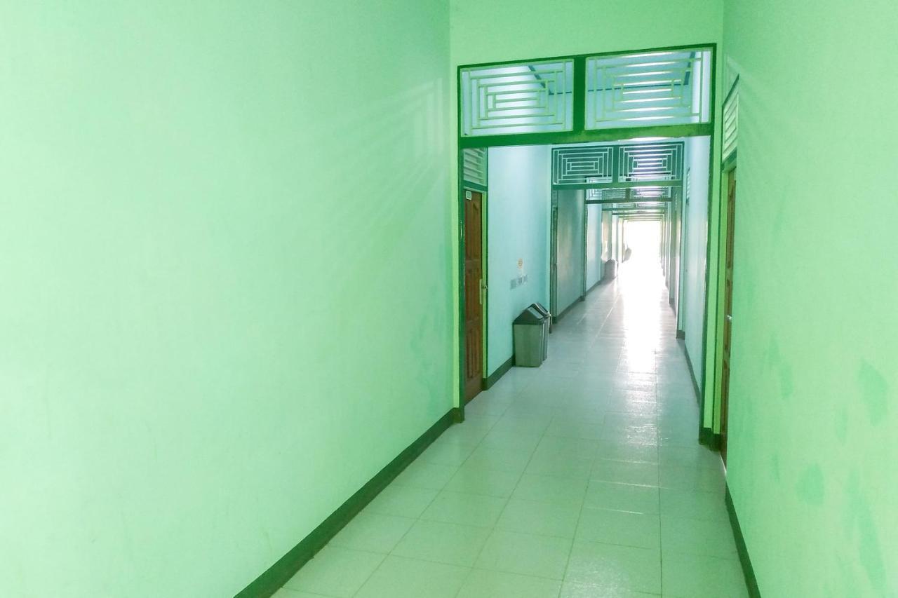 Super Oyo 3098 Hotel Sahabat Baru Singkawang Esterno foto